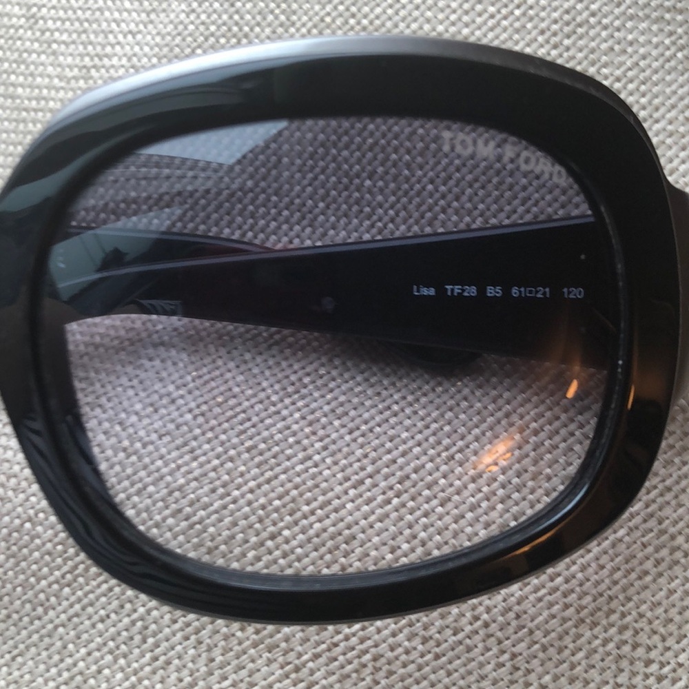 TomFord sunglasses/ Made in Italy - Picture 4 of 7